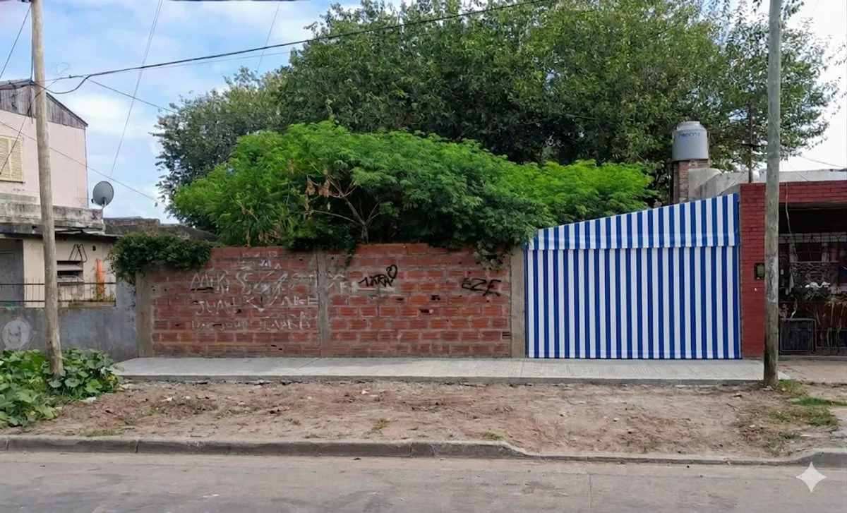 VENTA Excelente Lote de 300 m² sobre Asfalto foto 2