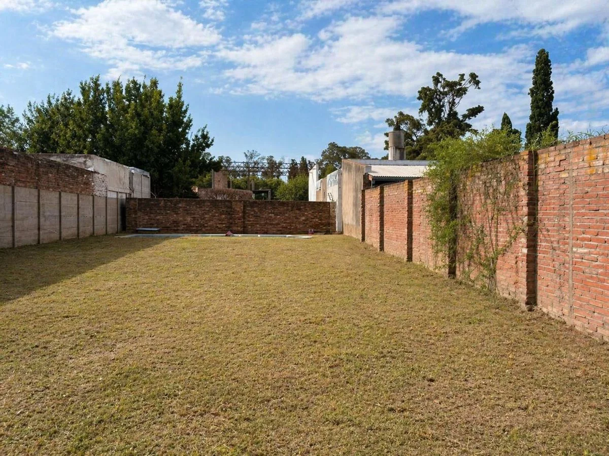 Lote con amplio terreno foto 3