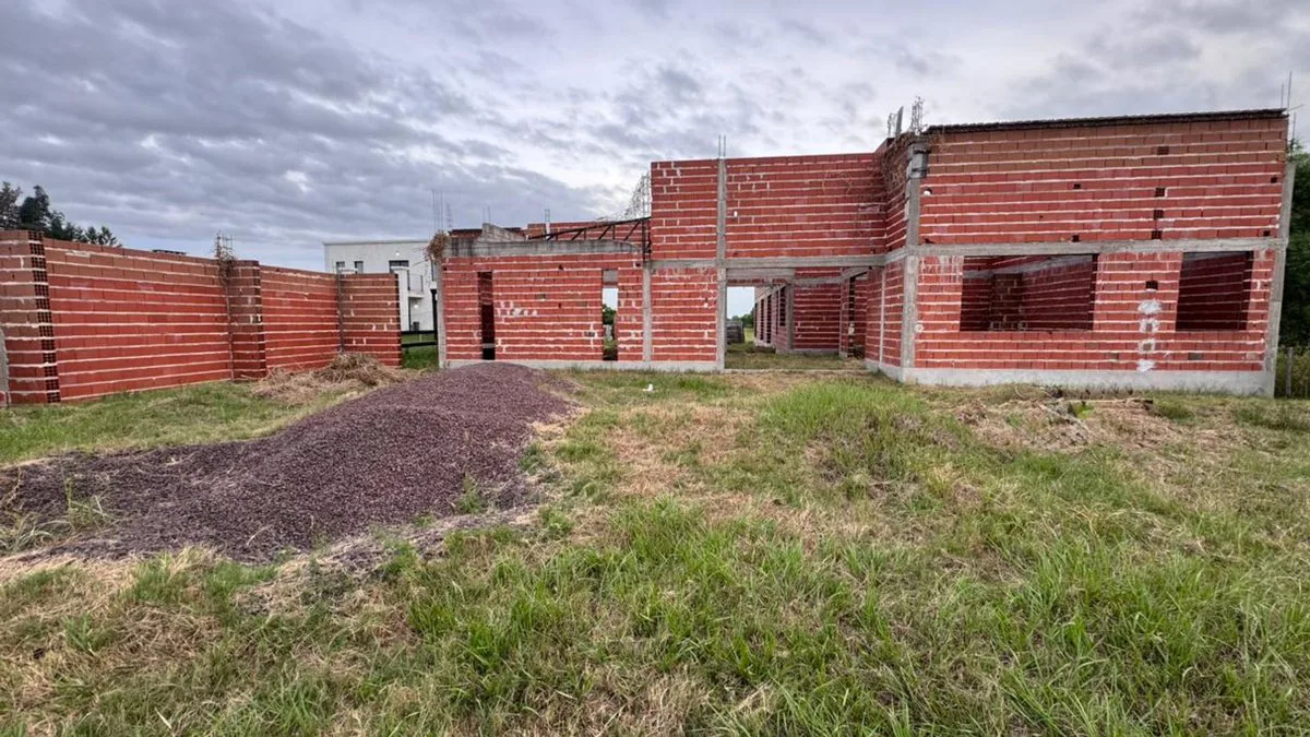 TERRENO CON PROYECTO EN CONST. EN CNIA CAROLINA foto 2