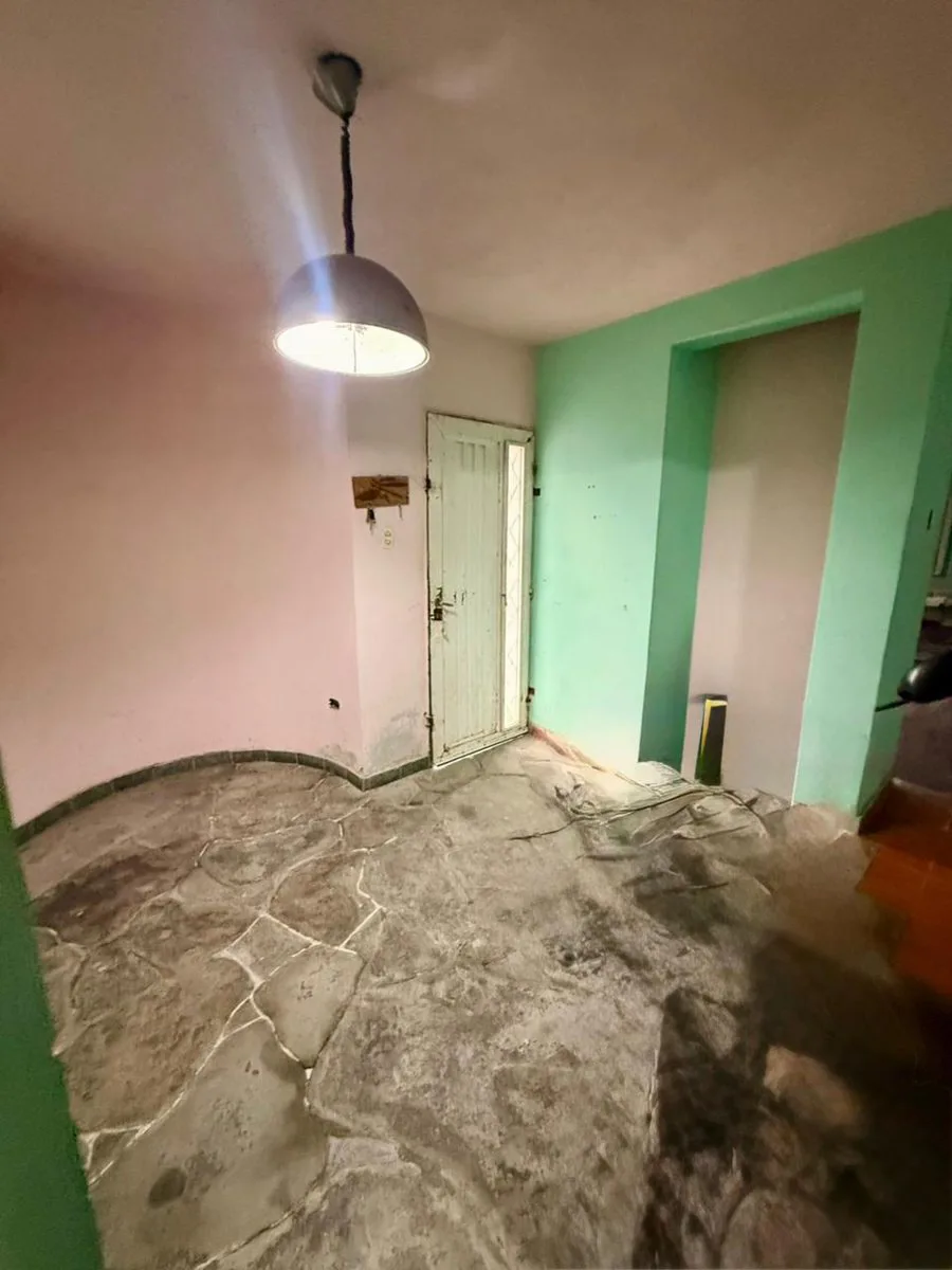 Se vende casa a metros de Av. Illia foto 5