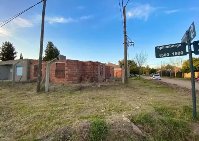 Lote de terreno con Casa a terminar