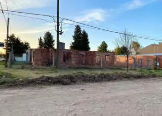 Lote de terreno con Casa a terminar foto 2