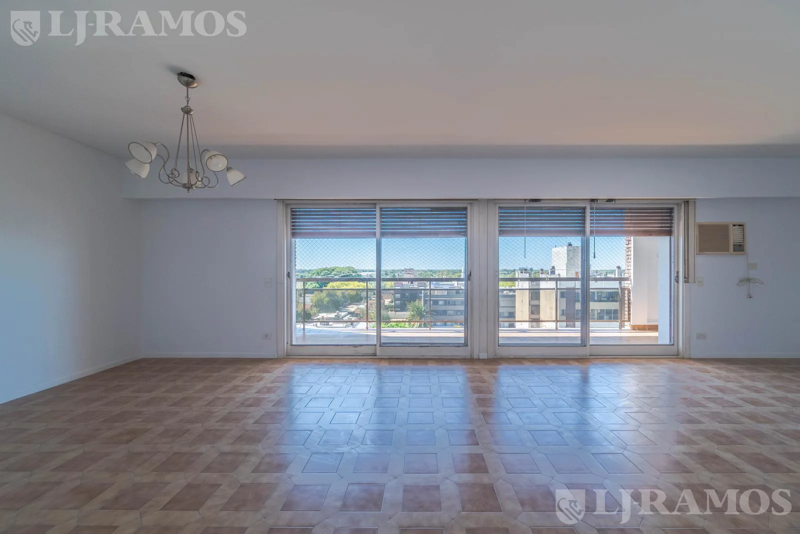 VENTA semipiso , balcon aterrazado, vista abierta, 3 dorm, cochera, Centro S Fernando foto 2
