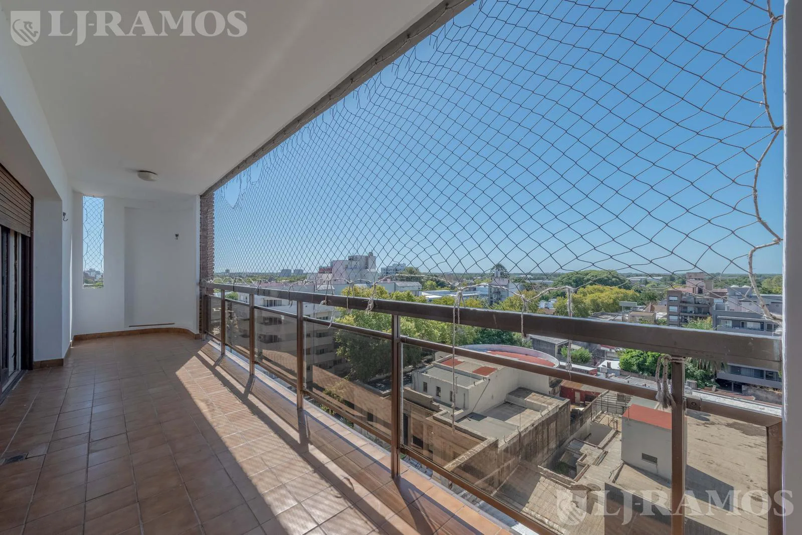 VENTA semipiso , balcon aterrazado, vista abierta, 3 dorm, cochera, Centro S Fernando foto 4