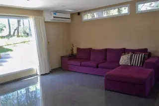 Excelente casa en zona tridente con terraza, quincho y garage.. Casa en Venta. foto 4