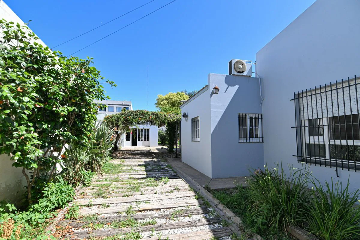 Hermosa Casa Antigua en el Centro de Venado Tuerto foto 4