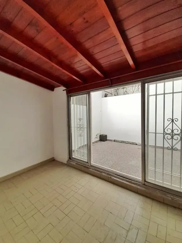 Depto en PH Tipo Casa al Frte Plta Baja 3 amb c/Patio y Garaje