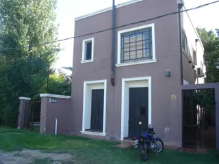 Excelente casa 5 amb. Ituzaingó Norte. foto 1
