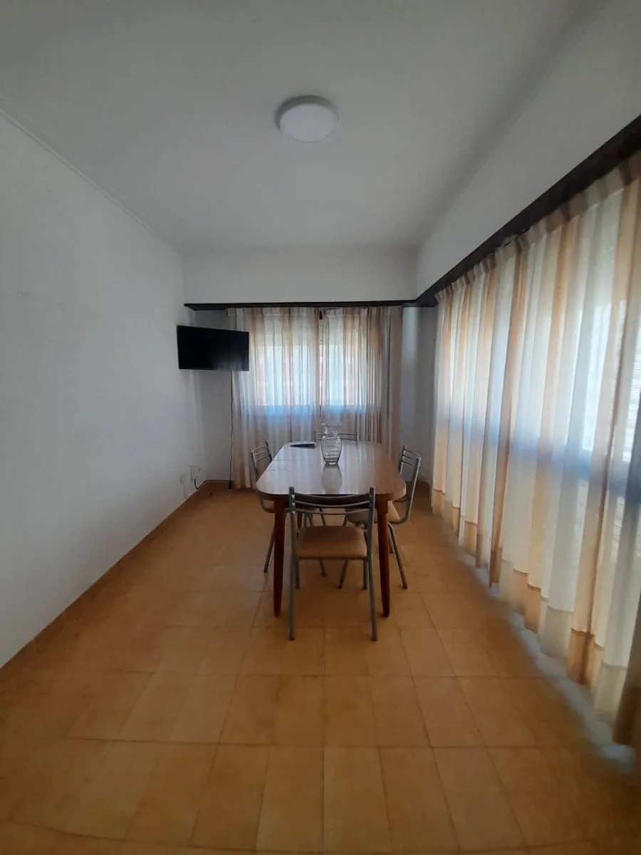 Alquiler temporario 2 ambientes en Miramar. Edificio Imperio foto 2