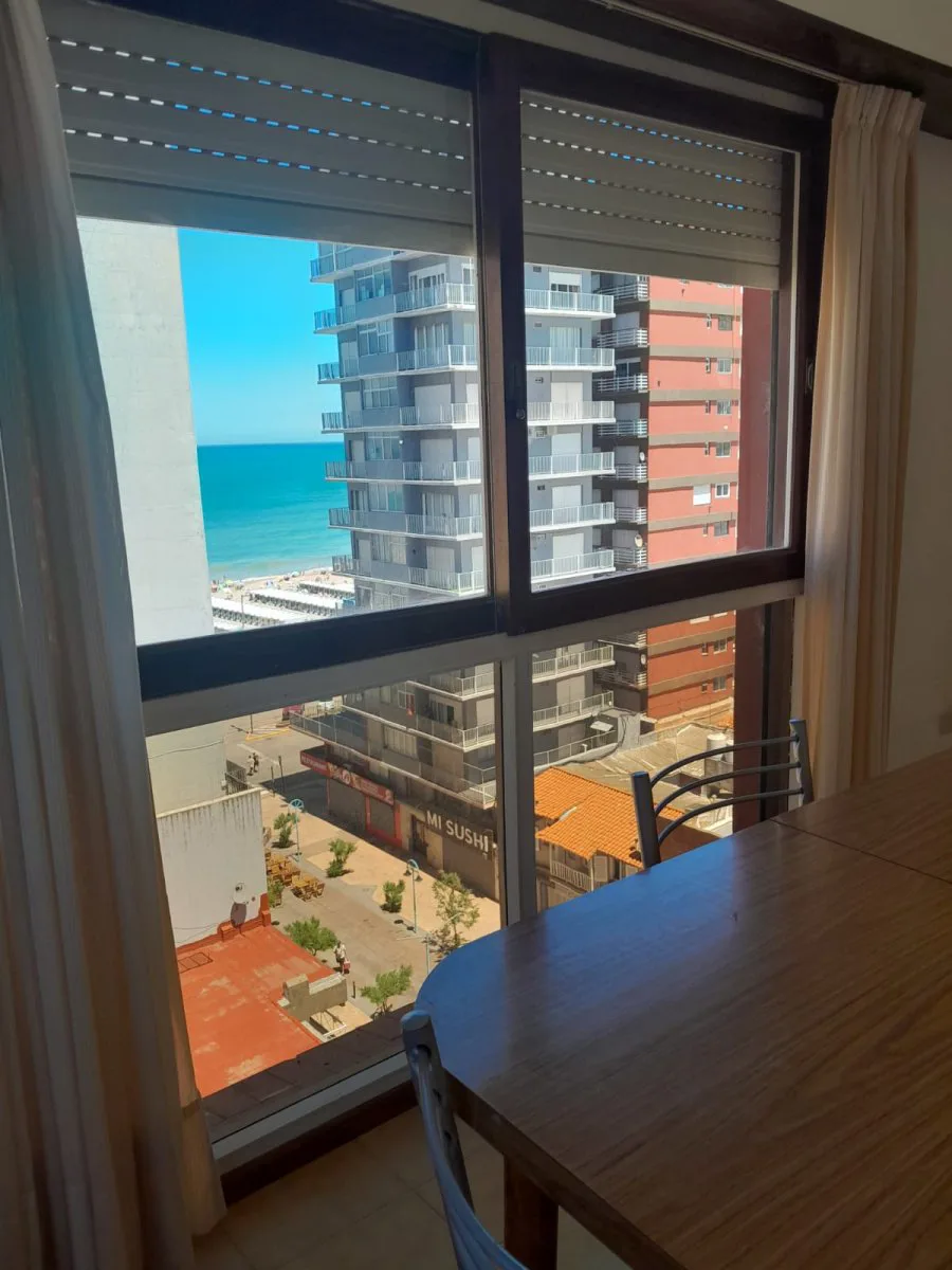 1-Bedroom Apartment with Partial Sea View in Edificio Imperio, Miramar – photo 6 of 12