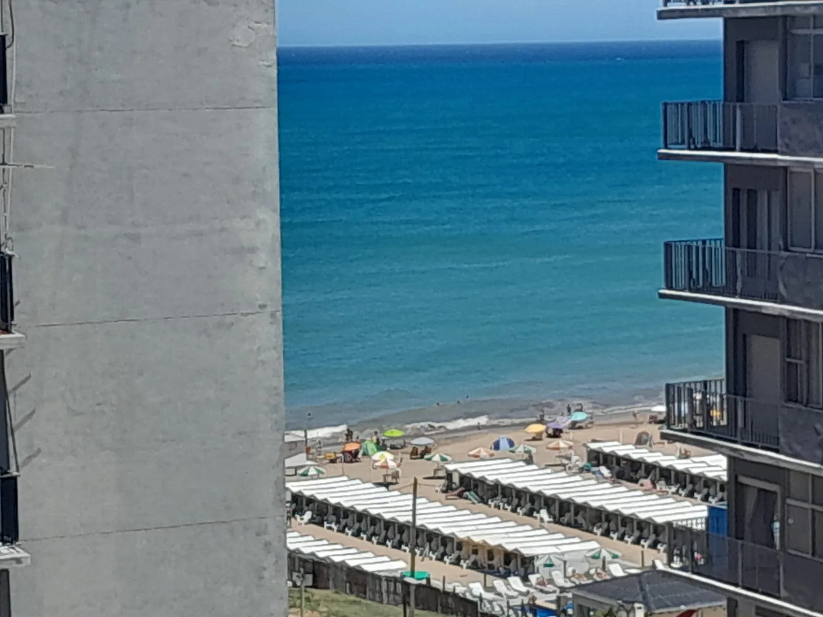 1-Bedroom Apartment with Partial Sea View in Edificio Imperio, Miramar – photo 7 of 12