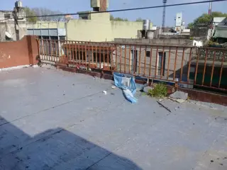 DEPARTAMENTO A RECICLAR.EXCELENTE UBICACION. foto 5