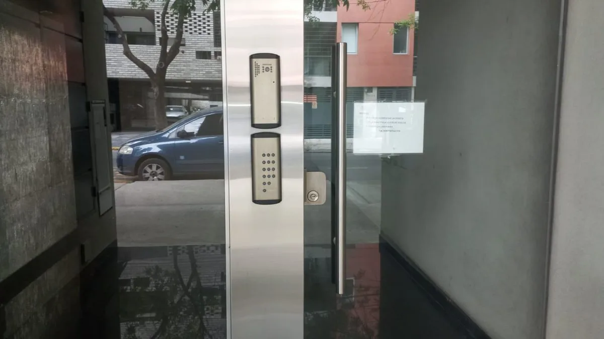 VENTA MONOAMBIENTE AL FRENTE/BALCON  PARQUE CHAS foto 5