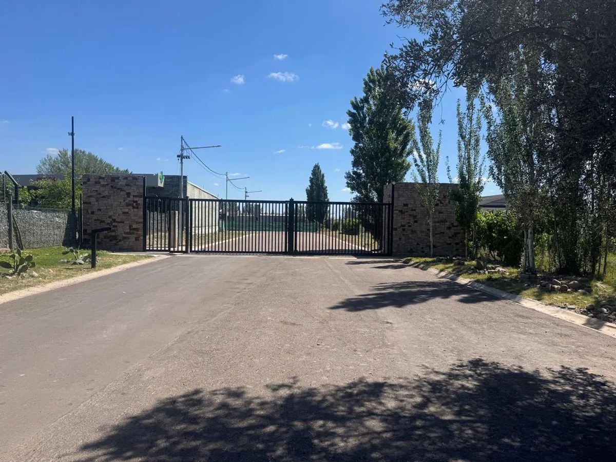 VENTA LOTE 500 M BARRIO PRIVADO LUJAN APTO CREDITO foto 2