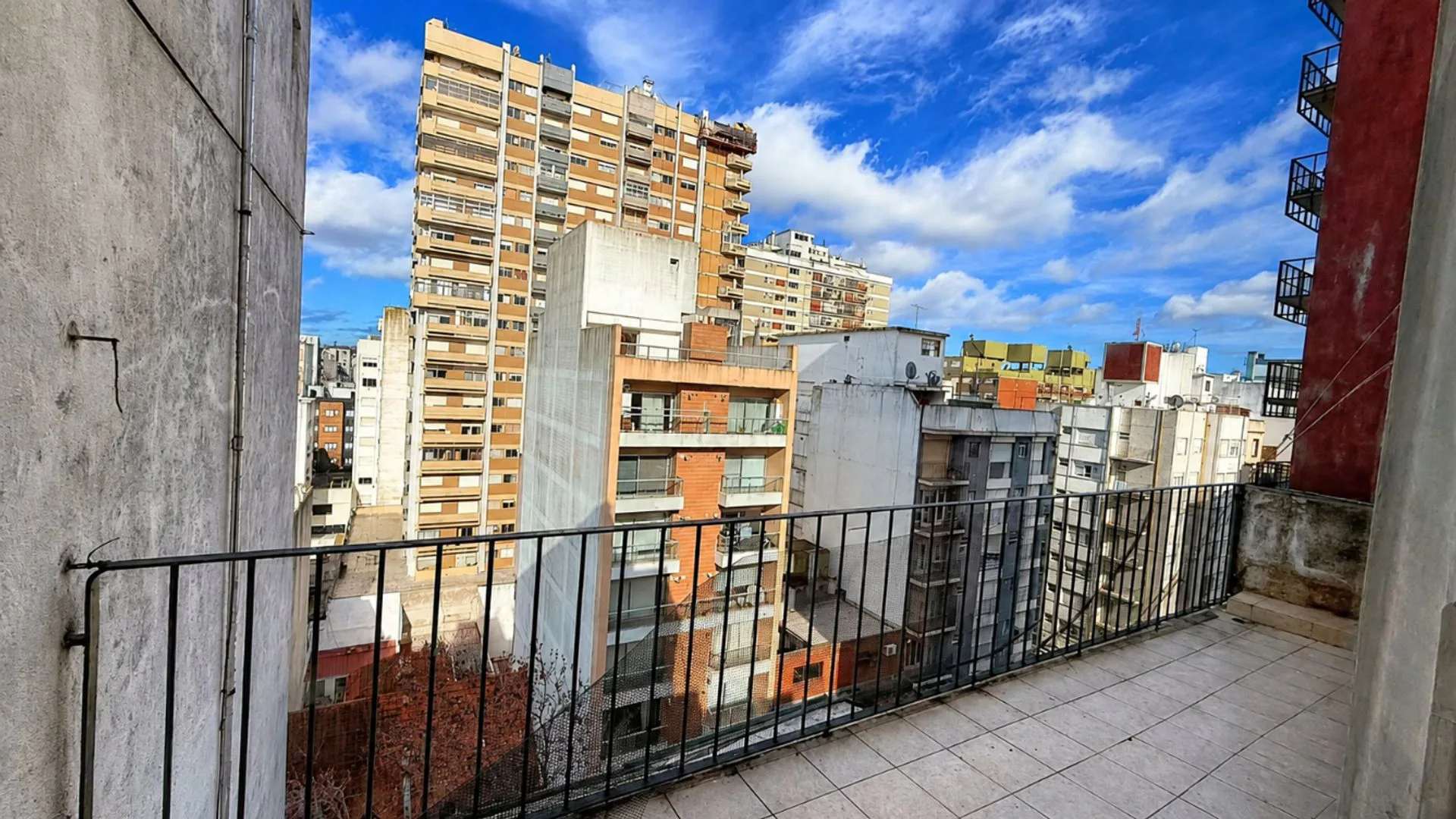 VENTA DEPARTAMENTO 3 AMBIENTES DEPENDENCIA CENTRO. foto 3
