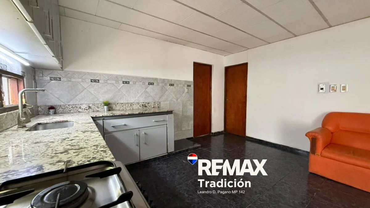 CASA 3 DORMITORIOS -VENTA RESISTENCIA CON COCHERA foto 3