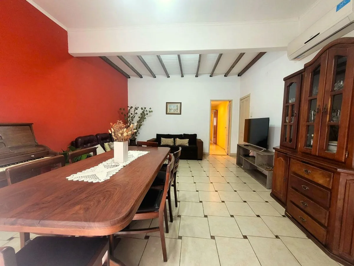 CASA EN VENTA TRES DORMITORIOS EN TEMPERLEY foto 3