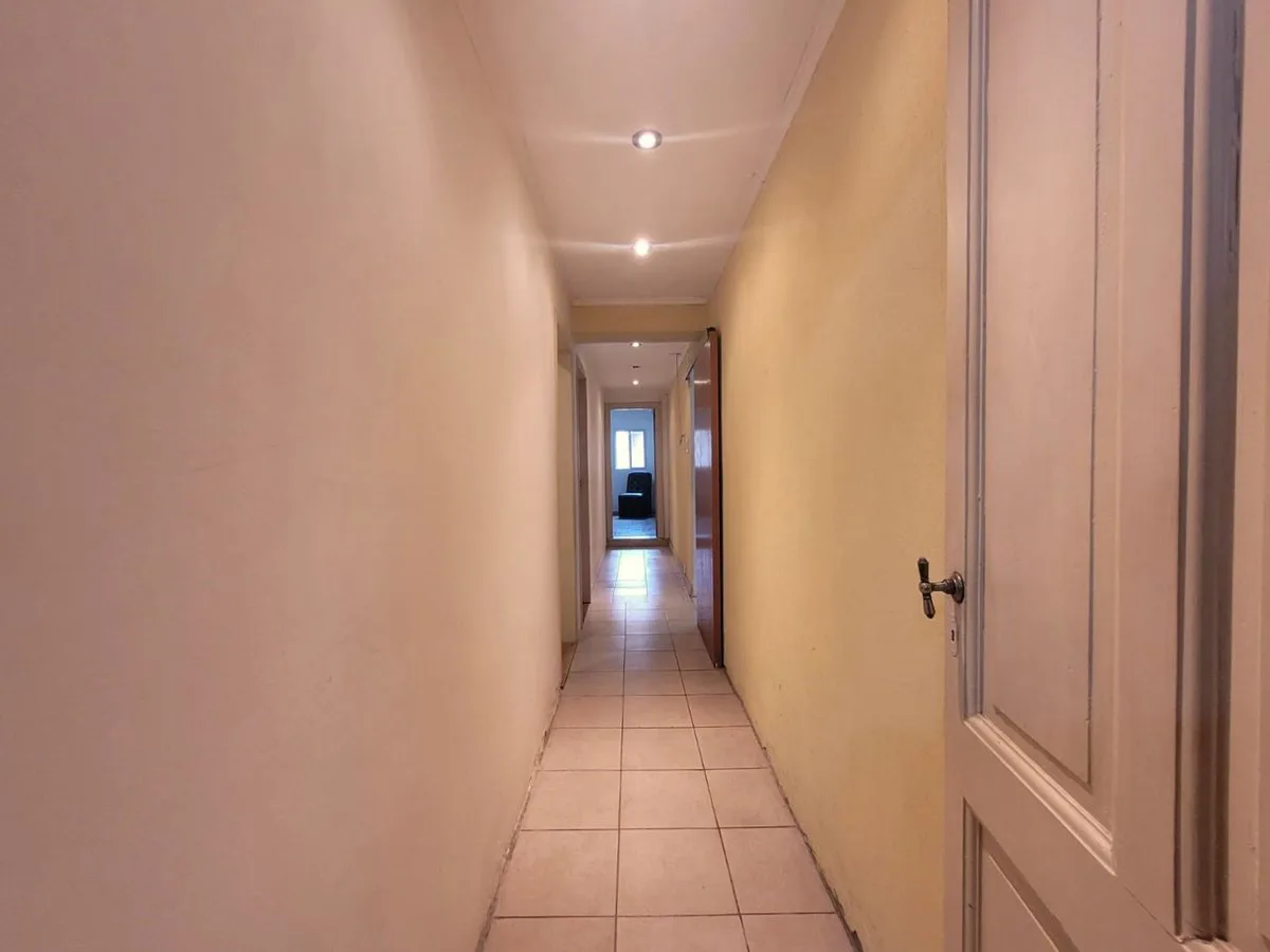 CASA EN VENTA TRES DORMITORIOS EN TEMPERLEY foto 4