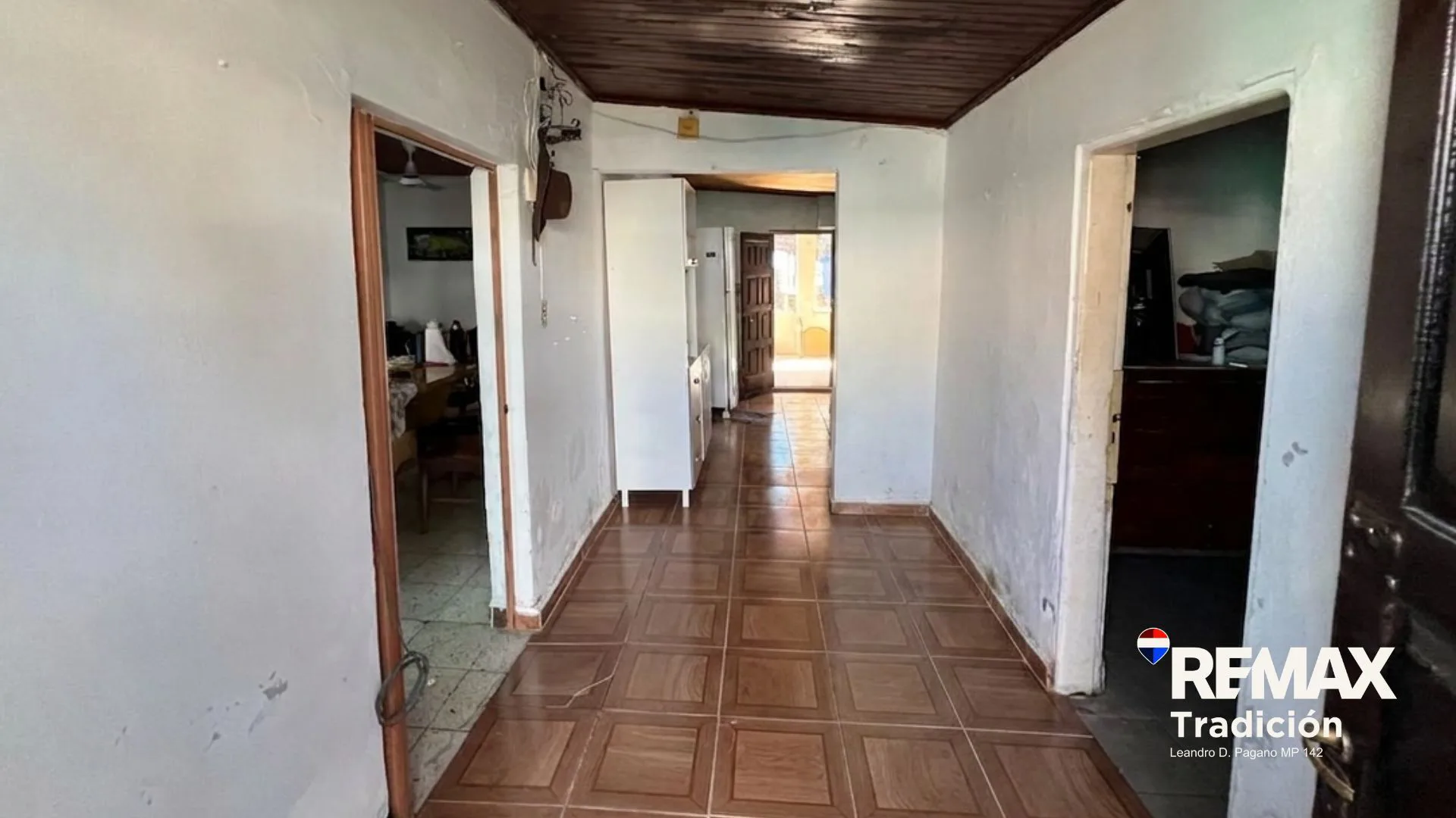 CASA EN VENTA - 2 DORMITORIOS - ZONA UNNE foto 2