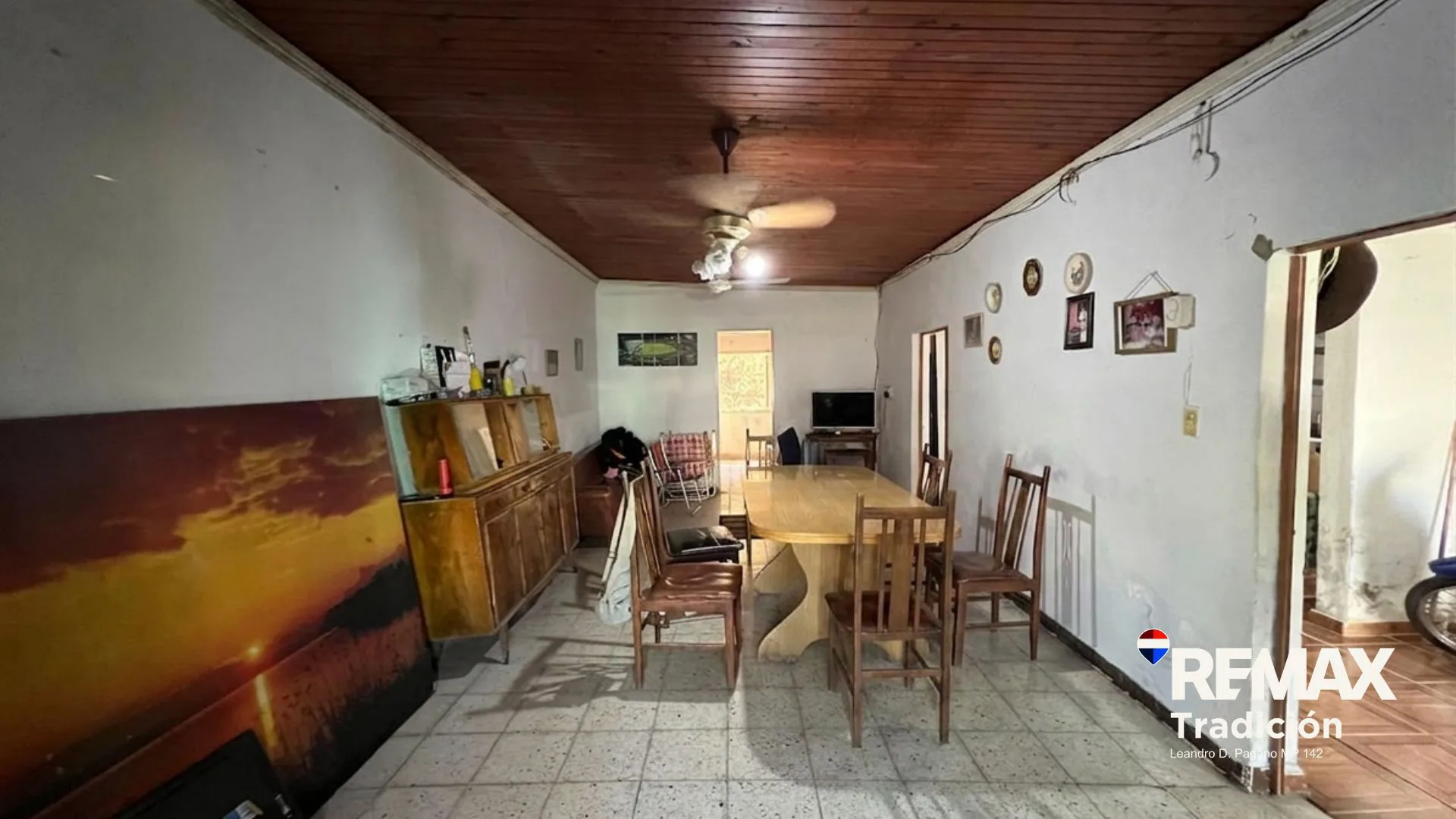 CASA EN VENTA - 2 DORMITORIOS - ZONA UNNE foto 3