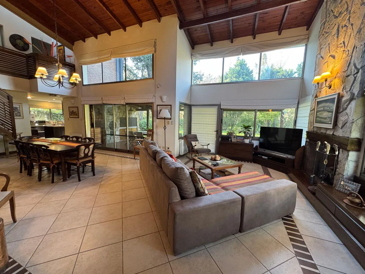 VENTA CASA 4 DORMITORIOS BARRIO CERRADO EL CIELO foto 5