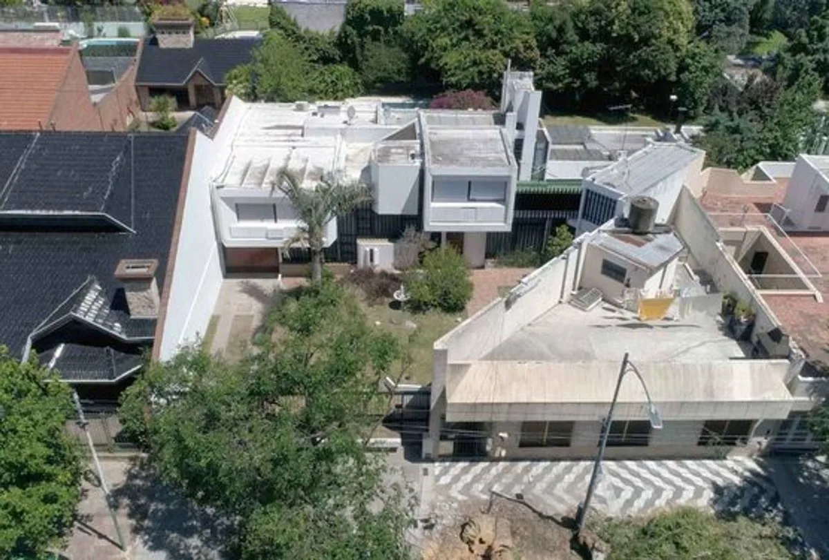 VENDE TERRENO IMPONENTE EN LINIERS foto 5
