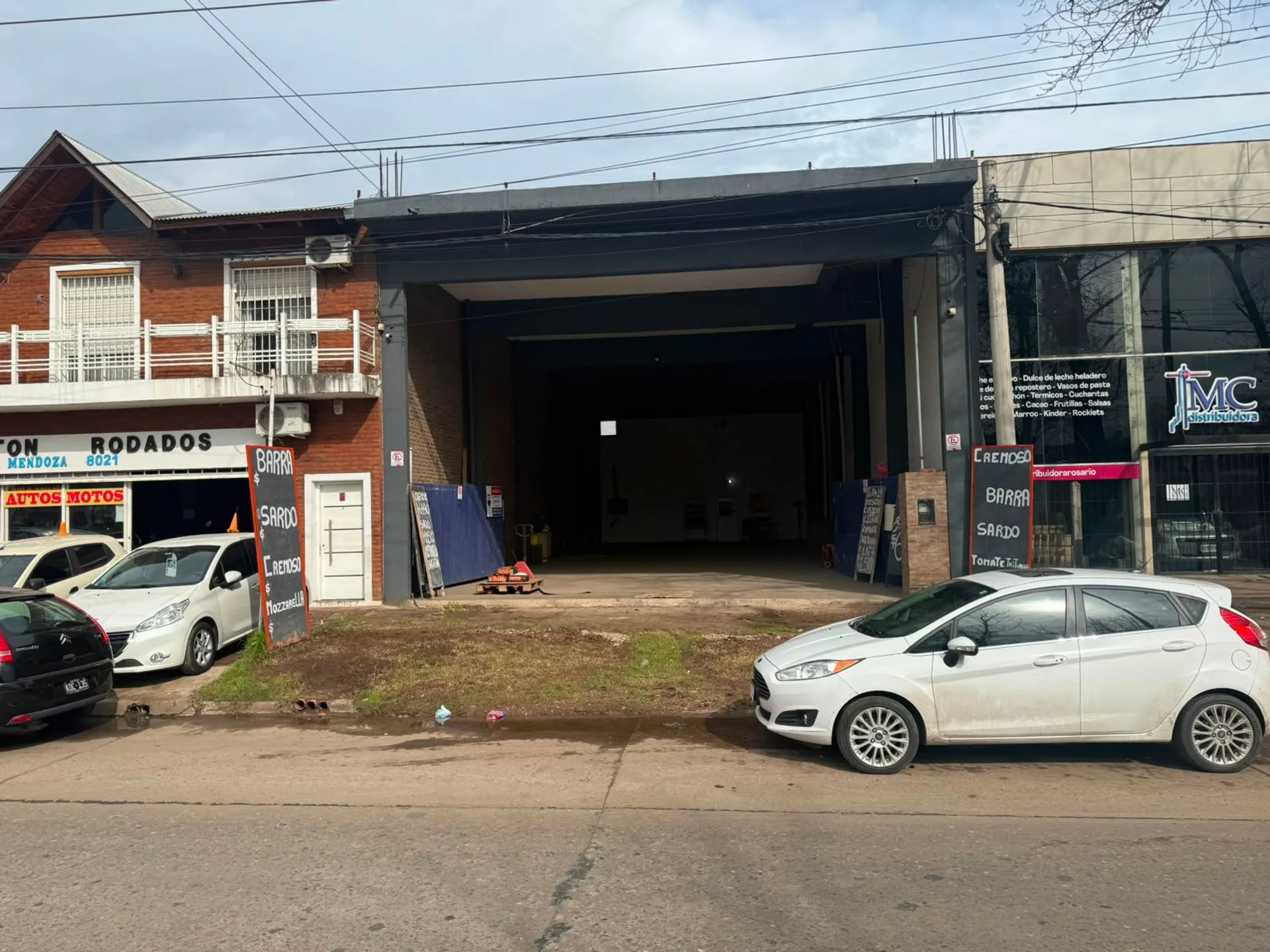 GALPÓN EN ALQUILER SOBRE AV MENDOZA AL 8000 240MT2