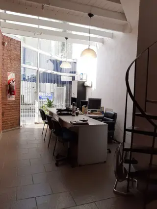 Local Comercial en Ubicación Estratégica ¡Alta Visibilidad y Potencial foto 3