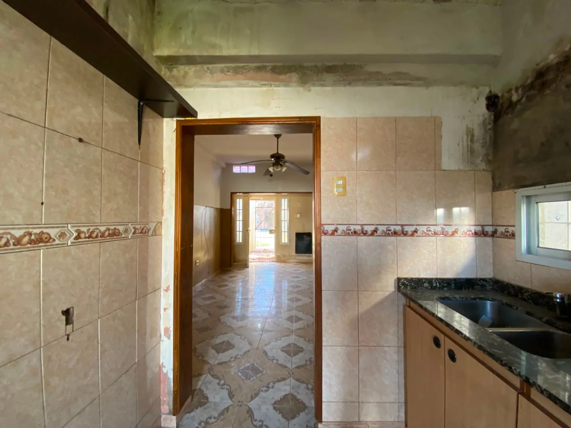 CASA 3 AMBIENTES VENTA MORON foto 3