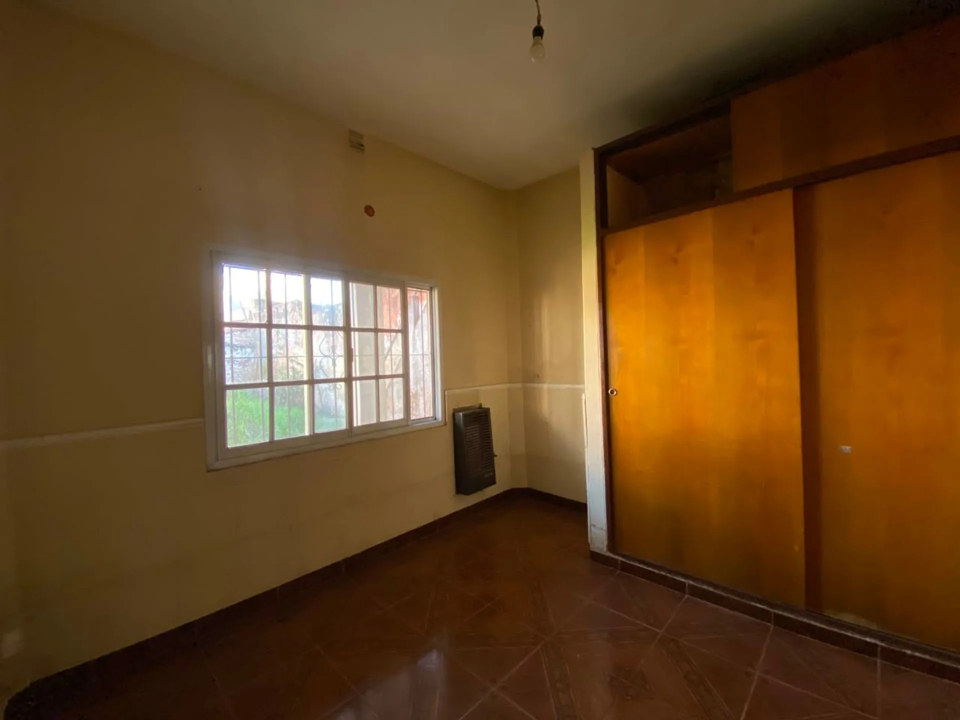 CASA 3 AMBIENTES VENTA MORON foto 4
