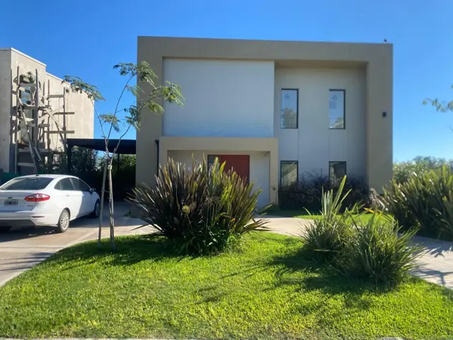 VENTA CASA - 4 AMB -SANTA EMILIA - PILAR DEL ESTE
