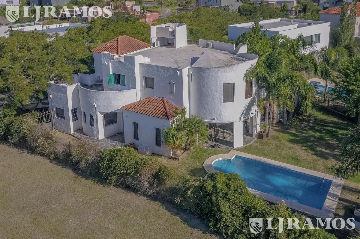 Gran Casa con 4 dormitorios  en venta  en el  Barrio San Marco - Villanueva  con salida al Río Luján foto 3