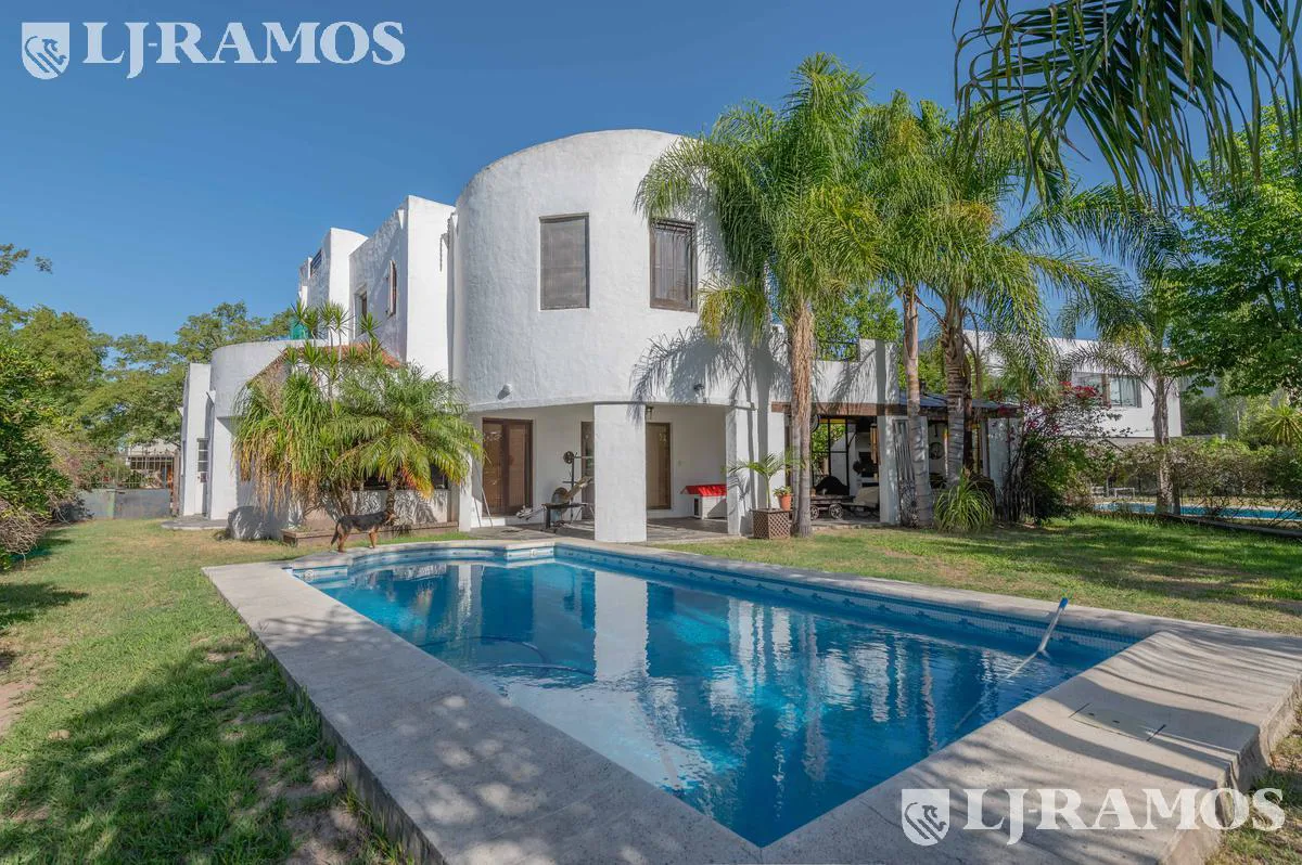 Gran Casa con 4 dormitorios  en venta  en el  Barrio San Marco - Villanueva  con salida al Río Luján foto 4