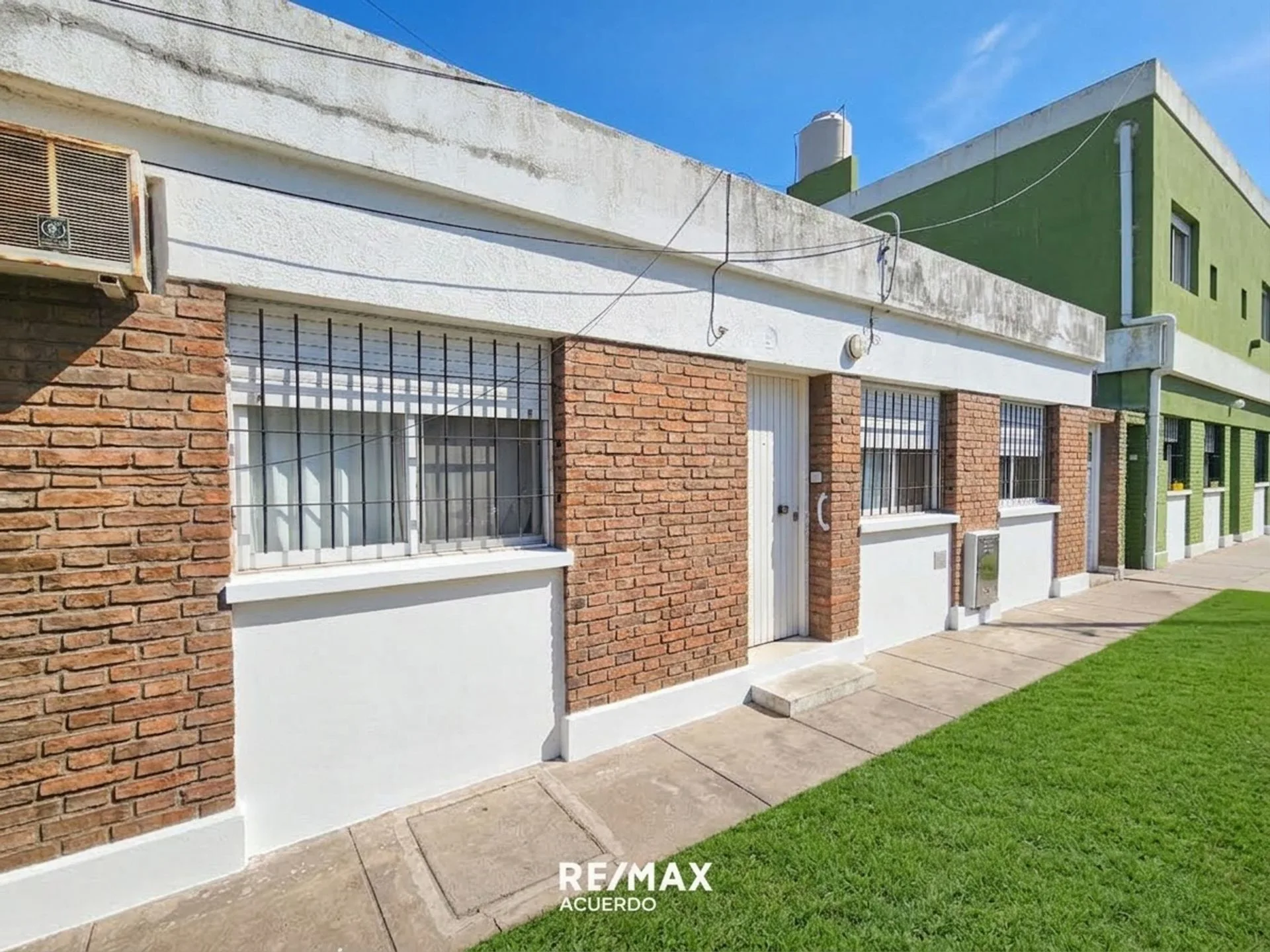 VENTA PH CASA MACROCENTRO 2 DORM Y PATIO CERRAD0