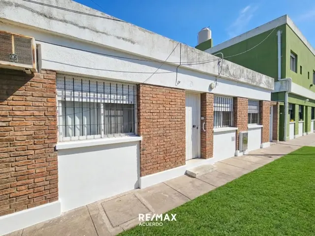 VENTA PH CASA MACROCENTRO 2 DORM Y PATIO CERRAD0
