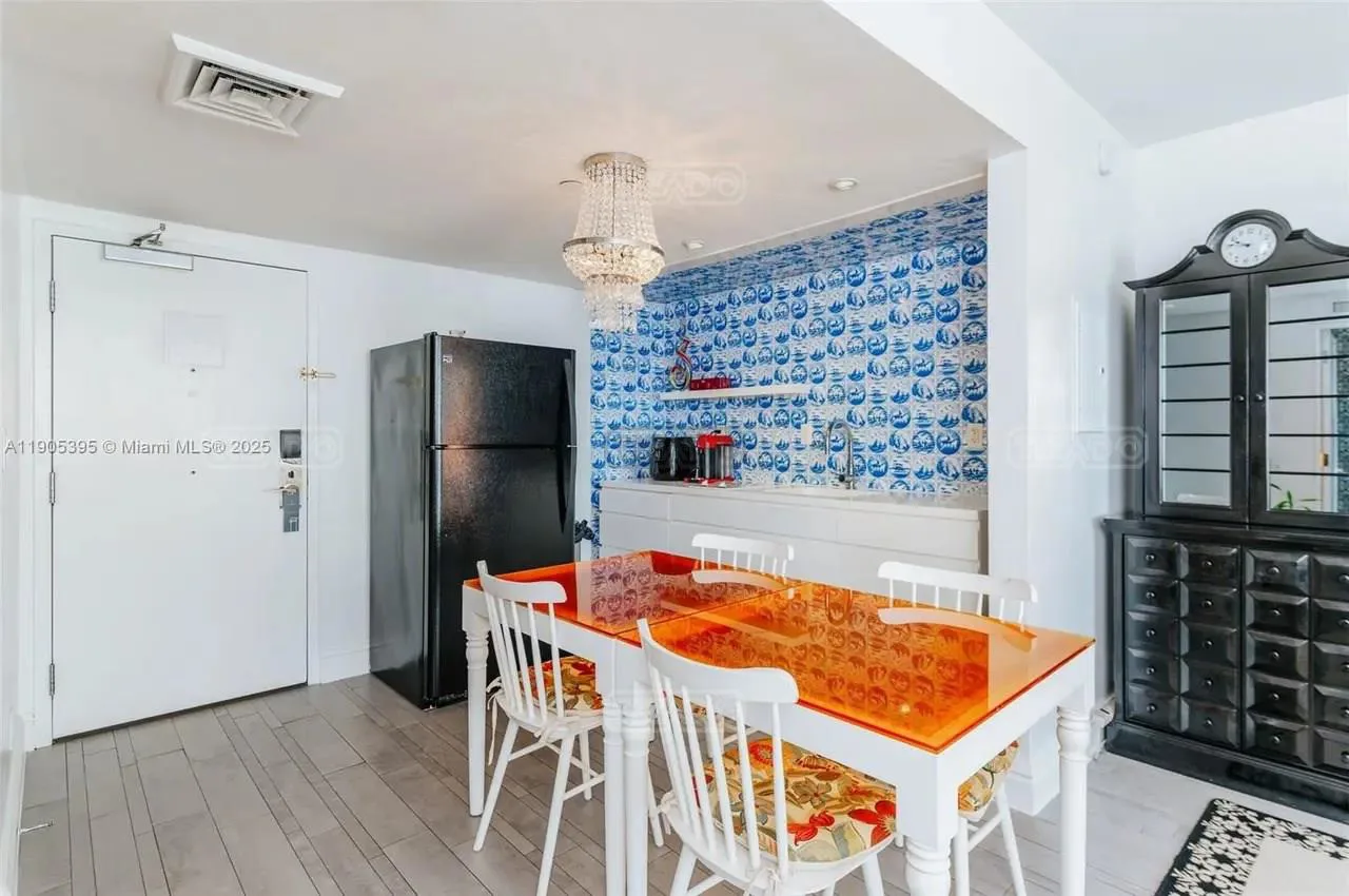 1100 WEST AVE #1004 1100 foto 2