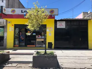 CASA CON LOCAL COMERCIAL Y GARAGE foto 1