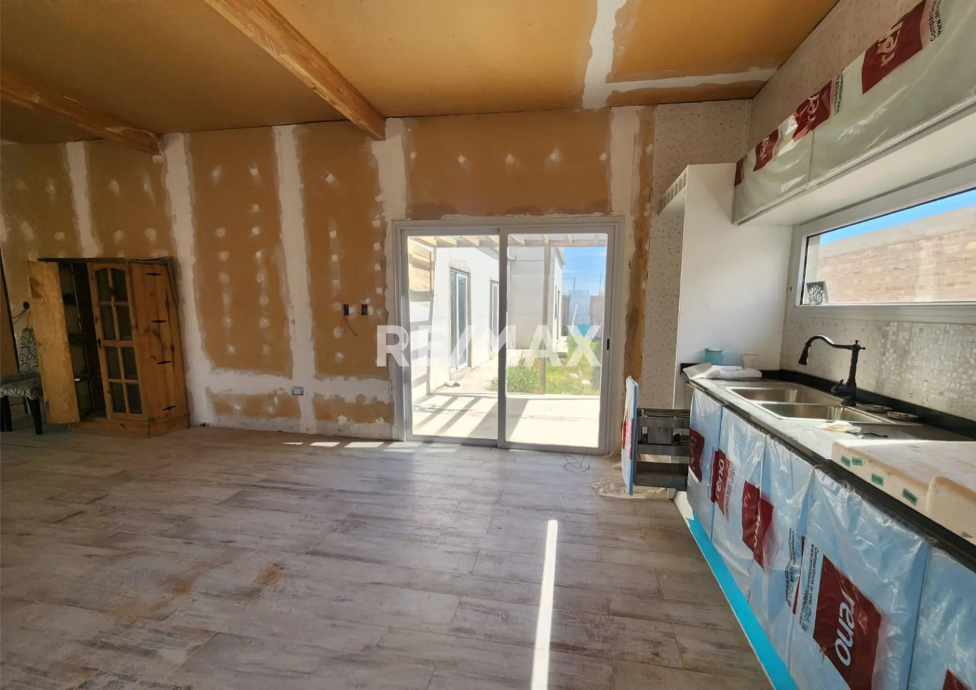 CASA A TERMINAR | 3 DORM EN VENTA | CINCO SALTOS foto 4