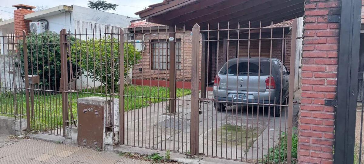 CASA EN VENTA CENTRO MORENO SUR foto 4