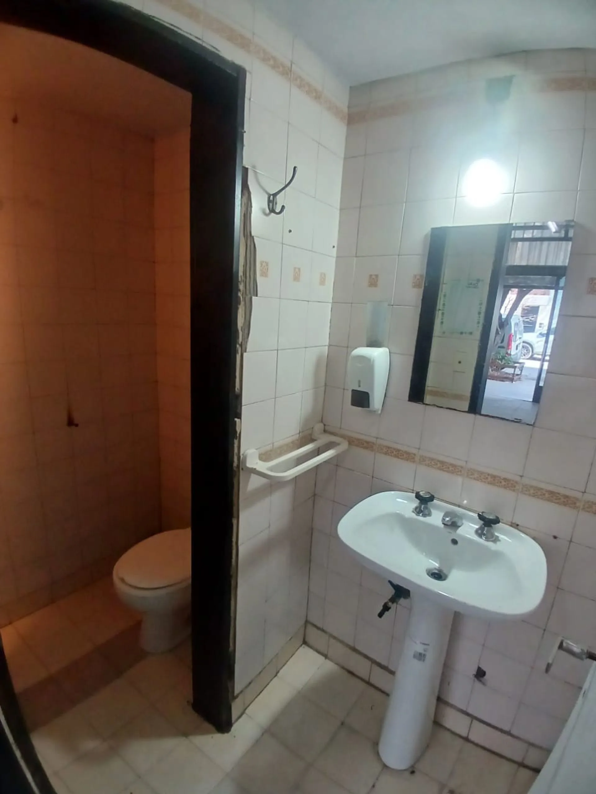 LOCAL COMERCIAL ALQUILER FLORESTA  SIN EXPENSAS foto 4