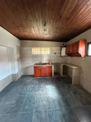 CASA EN VENTA - CORONEL BRANDSEN foto 4