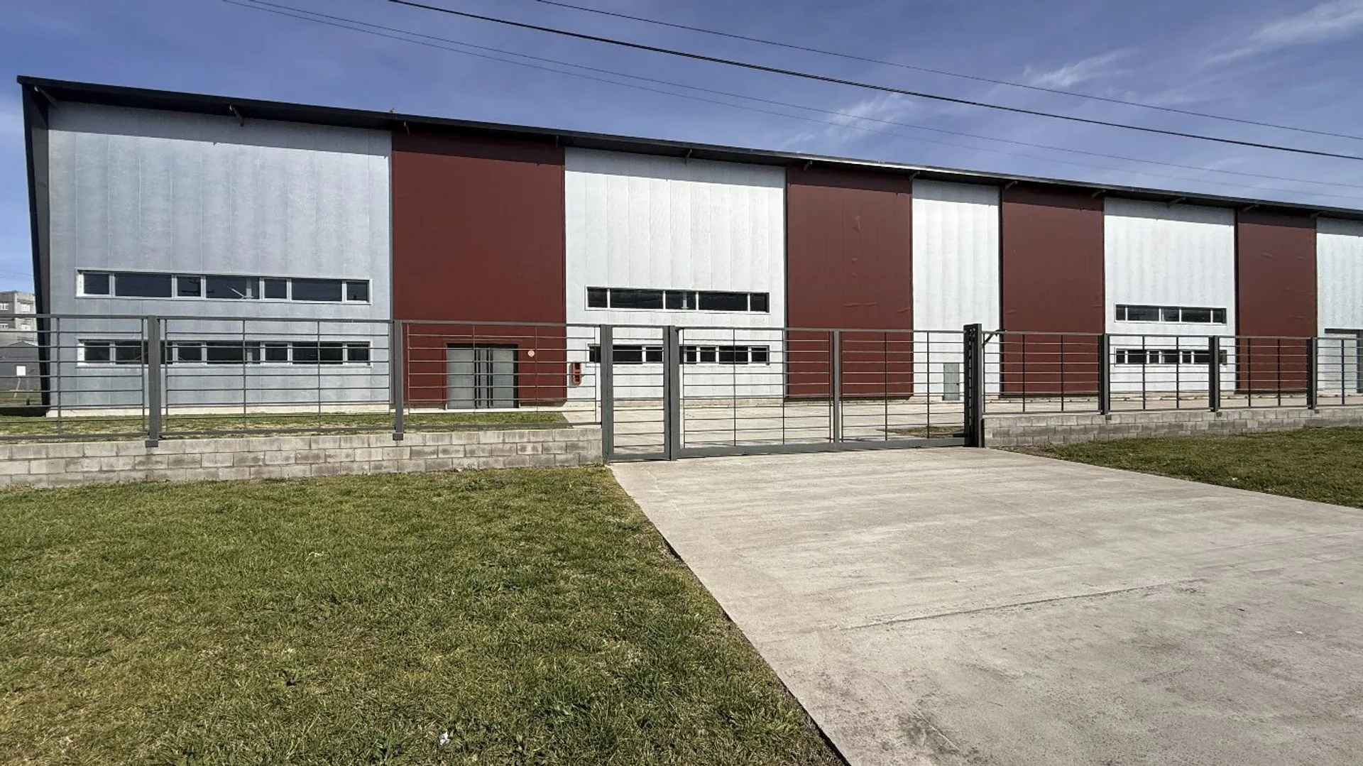 VENTA NAVE PARQUE INDUSTRIAL SAVIO RUTA 88 foto 2