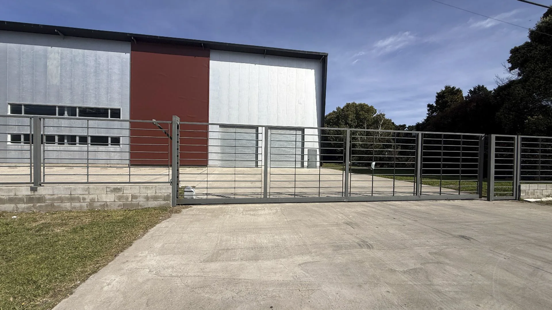 VENTA NAVE PARQUE INDUSTRIAL SAVIO RUTA 88 foto 3