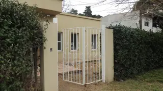 SE VENDE CASA EN PQUE. LELOIR / UDAONDO A ESTRENAR, EN EXCELENTE LOTE DE 525 M². foto 1