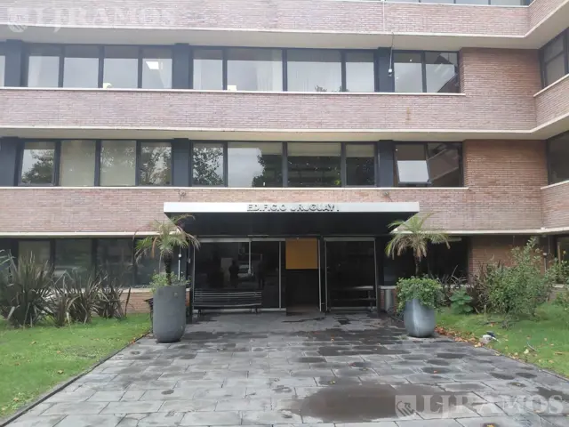 Alquiler de oficina de 237 m2 en Beccar