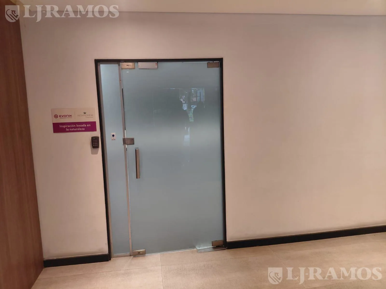 Alquiler de oficina de 237 m2 en Beccar foto 4