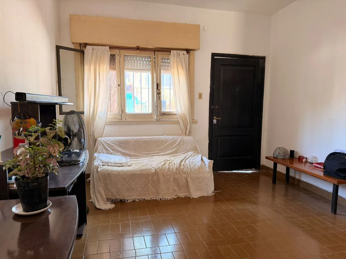 Venta Casa 3 ambientes en GRAN terreno 365 m2 foto 4