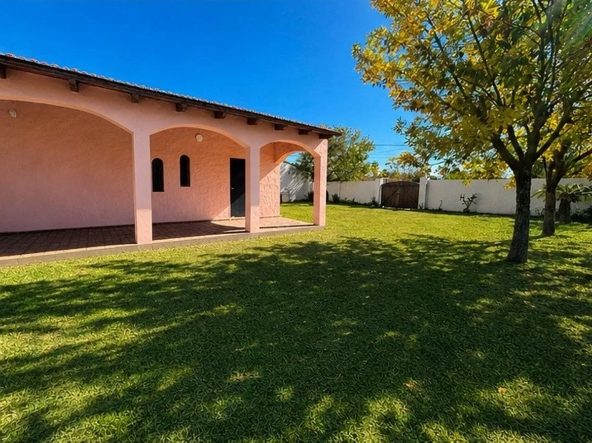 OPORTUNIDAD - HERMOSA CASA QUINTA EN SAUCE VIEJO foto 3