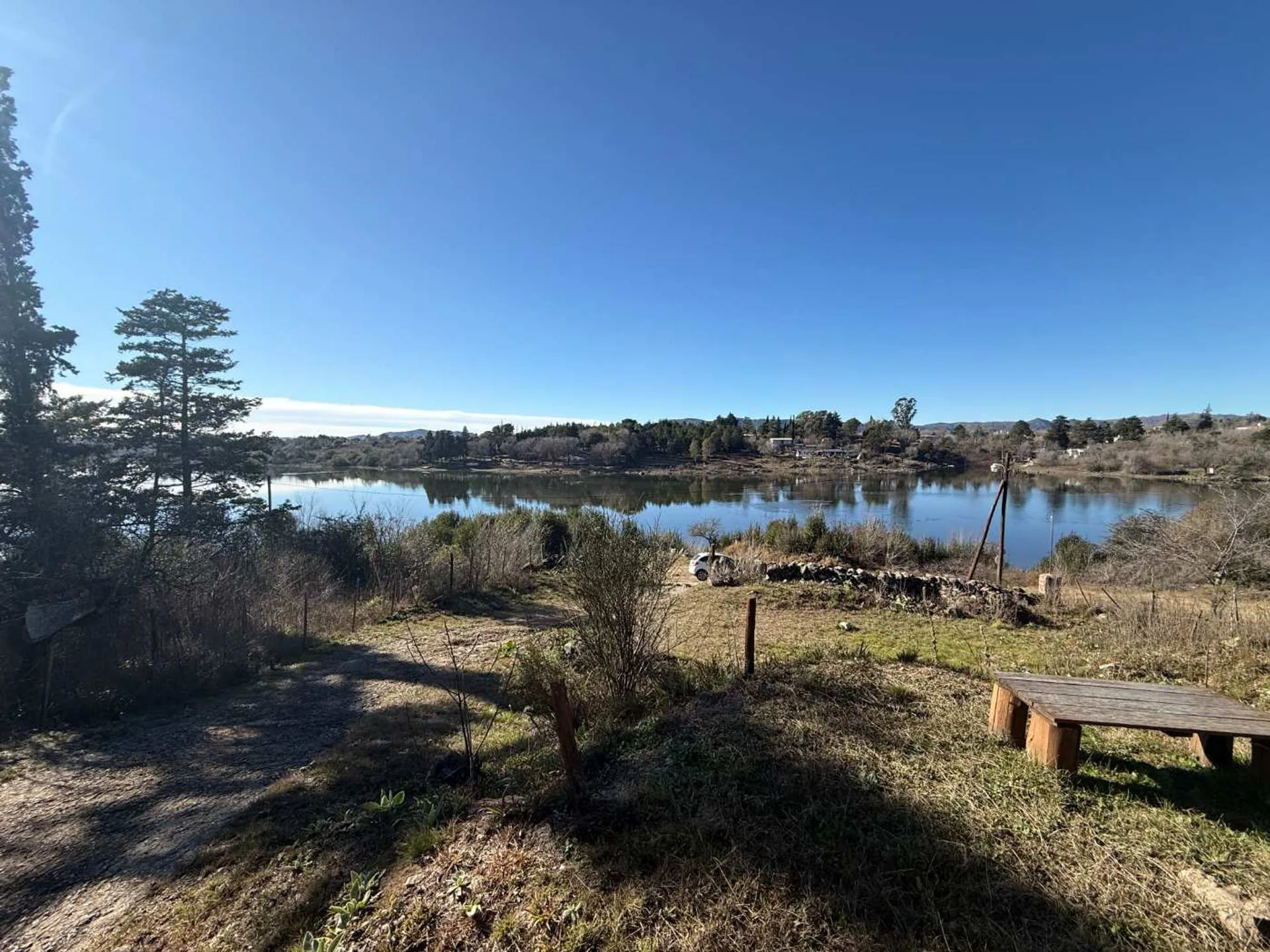 VENTA CASA FRENTE AL LAGO POTRERO DE GARAY