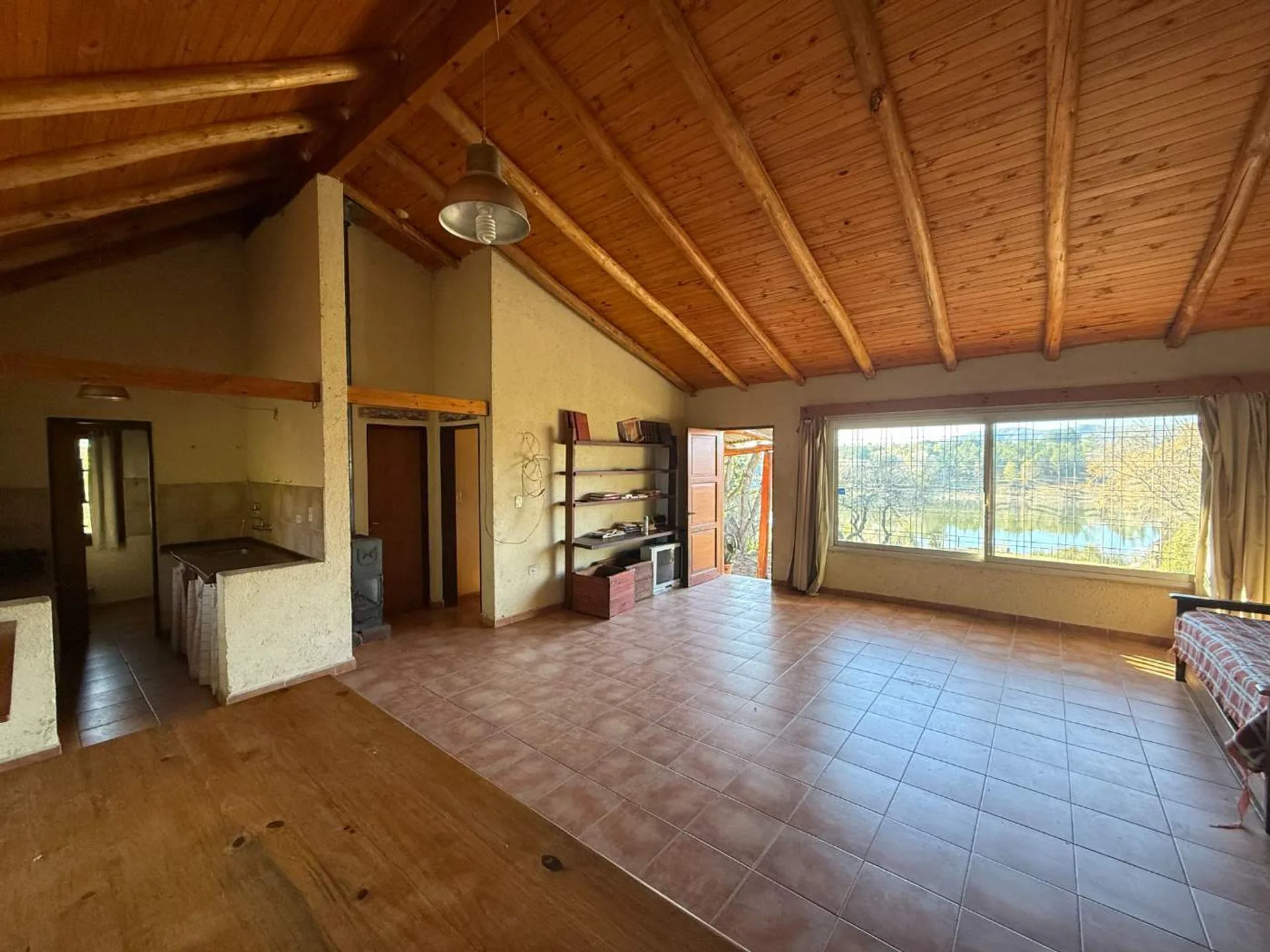 VENTA CASA FRENTE AL LAGO POTRERO DE GARAY foto 2